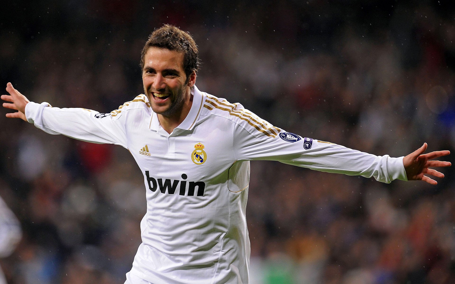 引擎与心跳，F1街道赛之夜的西亚卡姆高能启示录