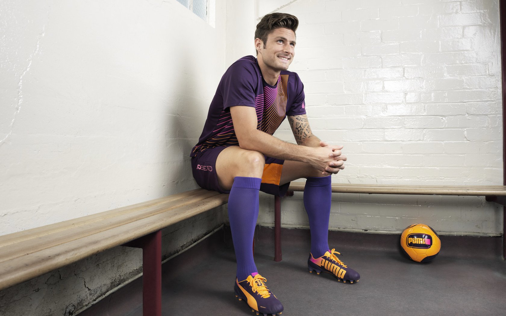 法拉利碾压梅赛德斯，拉塞尔状态火热，F1赛场新格局的诞生